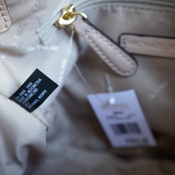 Michael Kors Nicole Crossbody Bg MK Vanilla Ballet - Picture 7 of 9